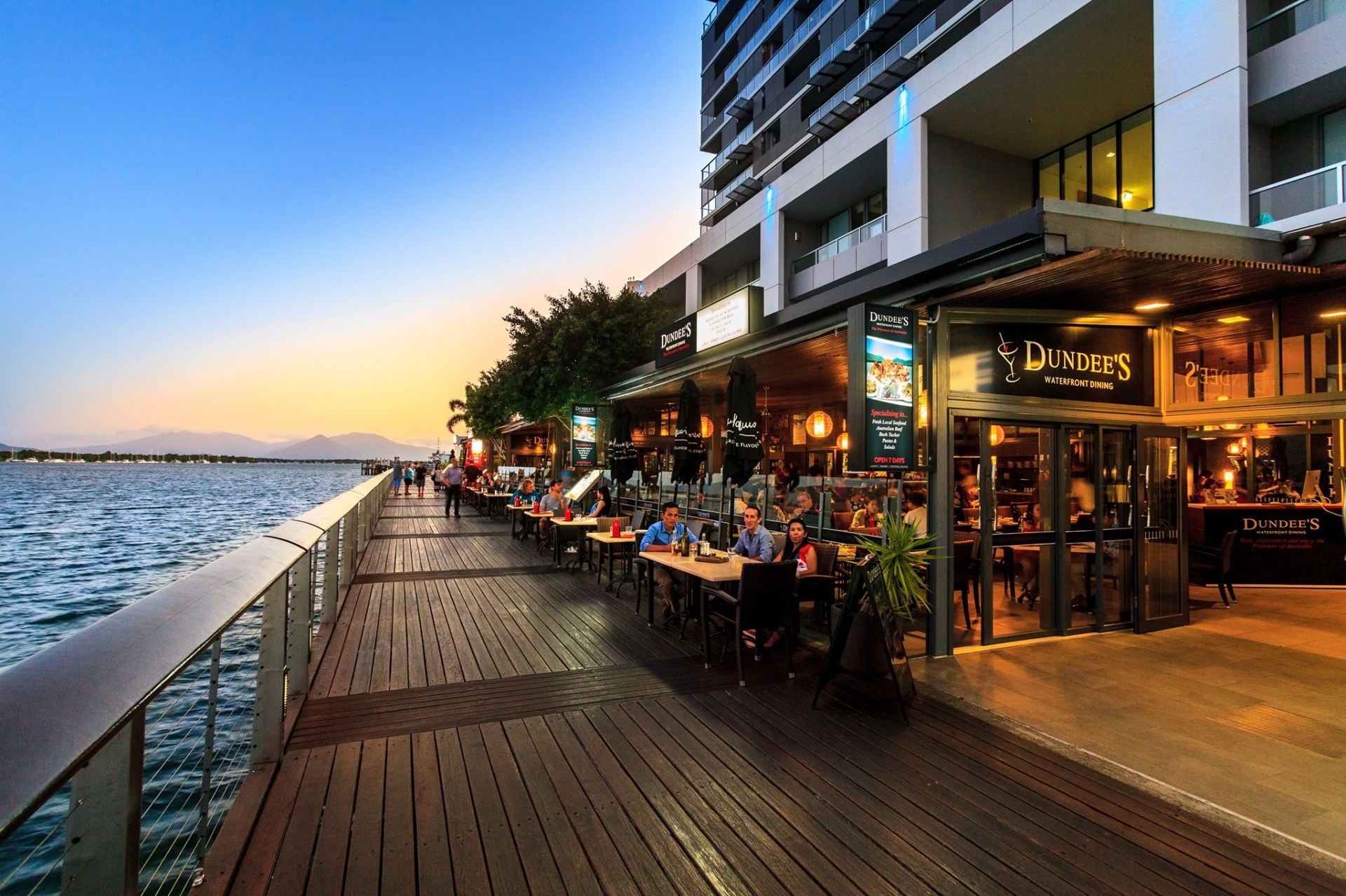 Dundee's Restaurant on the Waterfront - Cairns - Tourism Town - Find