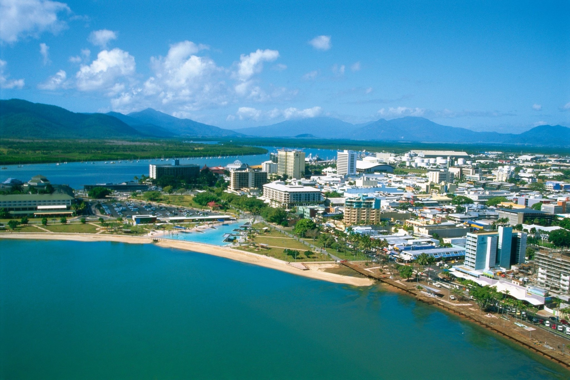 travel agents cairns city