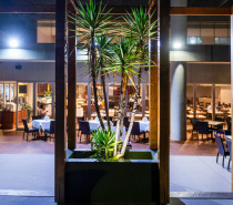 Rydges Esplanade Resort Cairns - CHB Restaurant