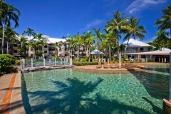 Coral Sands Beachfront Resort