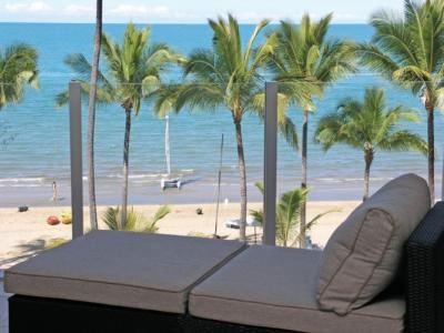 Island Views - Luxury Private Apartments