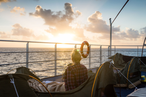 OVERNIGHT GREAT BARRIER REEF SLEEP