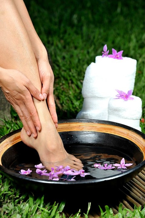 FOOT SPA OR HAND SPA
