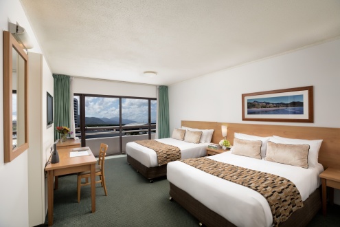 Hotel & Rooms