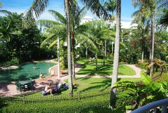 Australis Cairns Beach Resort